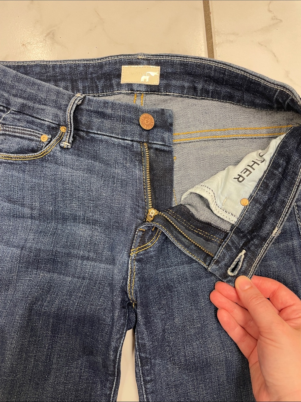 MOTHER Women’s The Looker
Flowers From the Storm Dark Denim Skinny Jeans Size 26 - Picture 7 of 12